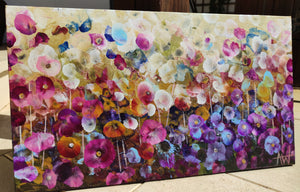 Violet Wildflowers – Expressive Abstract Floral Landscape with Iridescent Gold