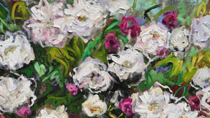 Sommerrosen-Kaskade - Ölgemälde mit rosa und weißen Blumen in einem Gartenkübel