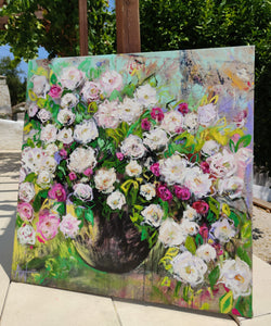 Sommerrosen-Kaskade - Ölgemälde mit rosa und weißen Blumen in einem Gartenkübel