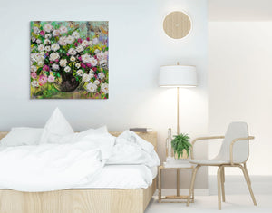 Sommerrosen-Kaskade - Ölgemälde mit rosa und weißen Blumen in einem Gartenkübel